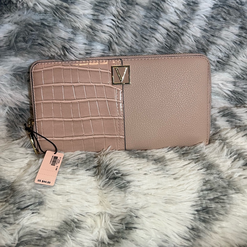 Elegant Women's Tan Wallet